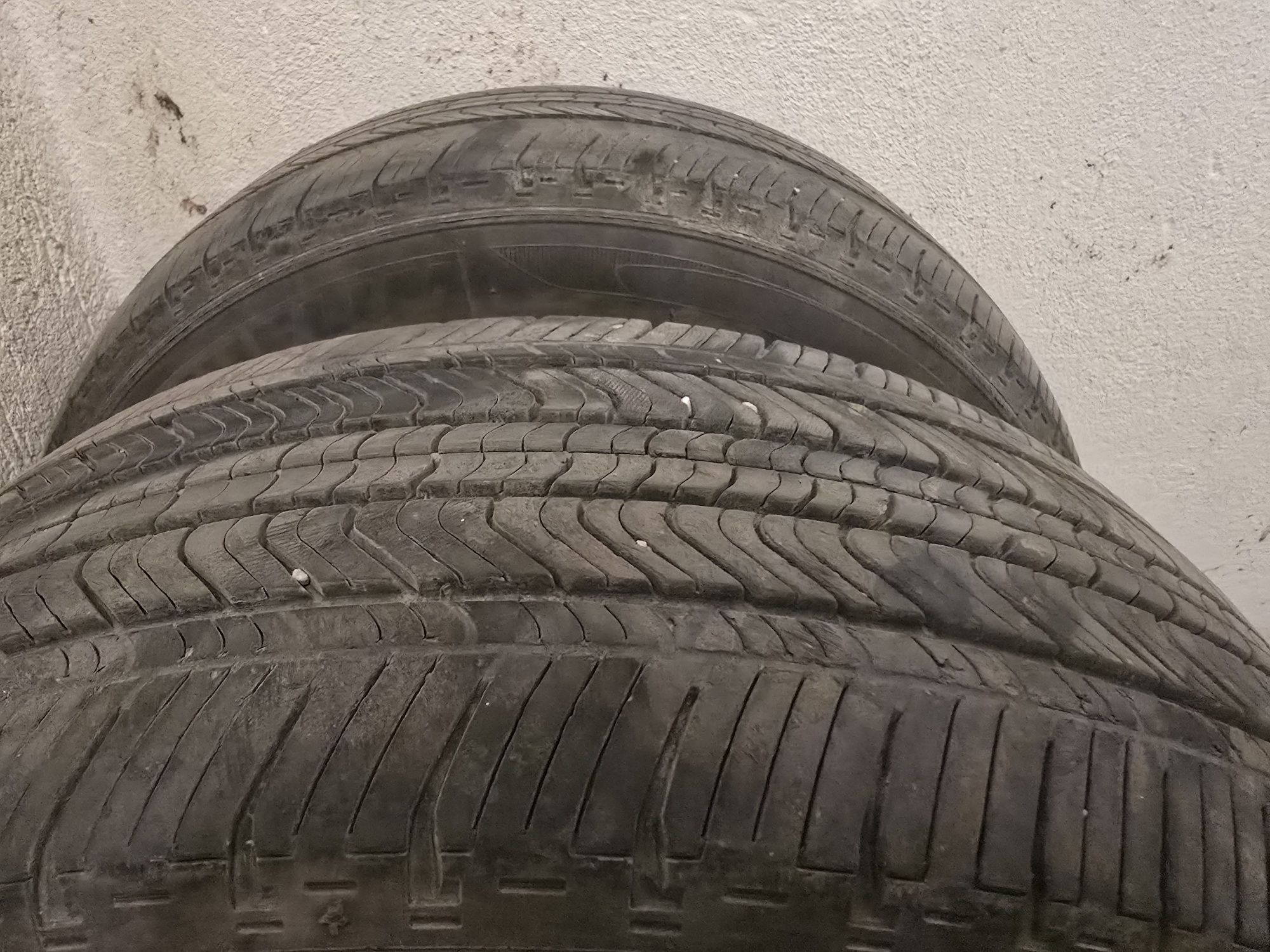 Всесезонни гуми 215 55 17 Мишелин