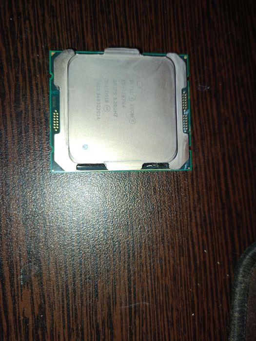 Продам процессор intel xeon E5 2667v4 сокет 2011-3