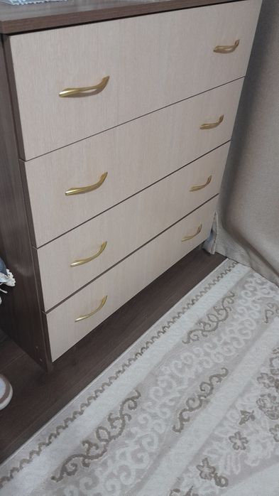 Продам комоды 25000т