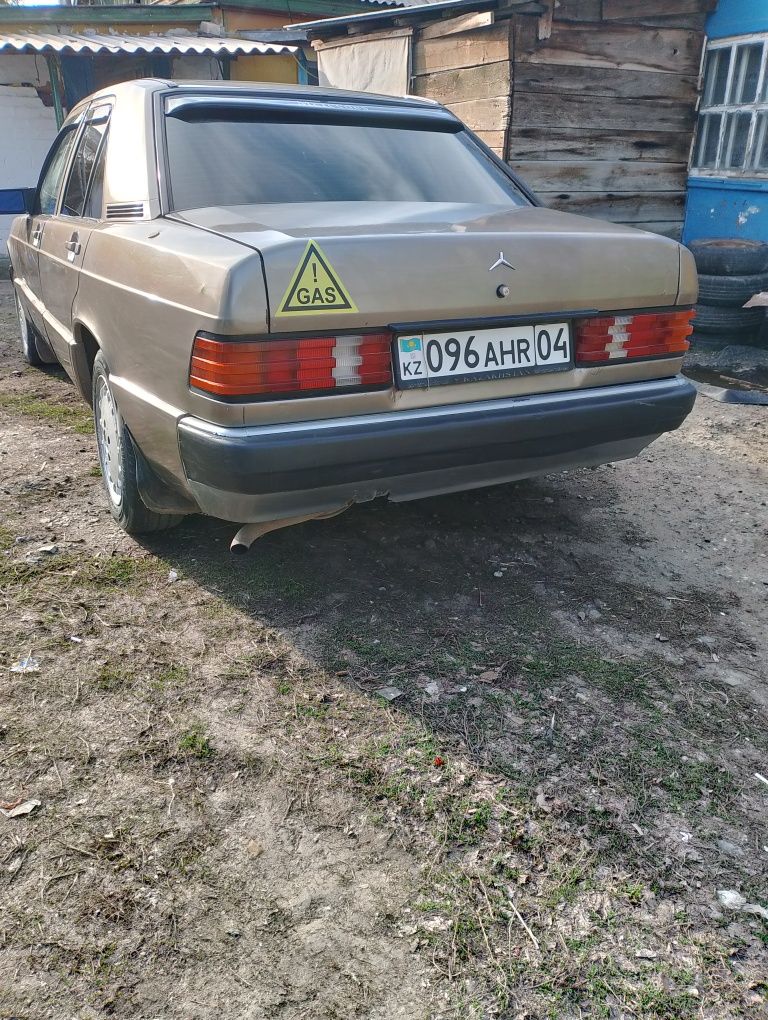 Продам автомобиль Мерседес 190