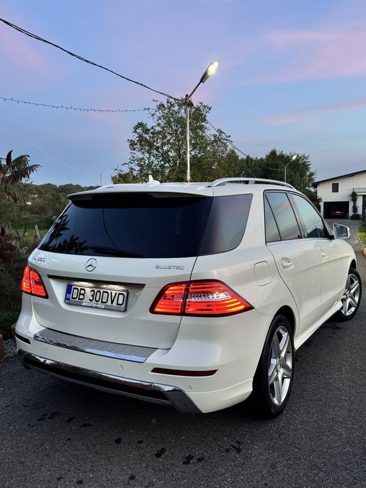 Mercedes ML 350 “Edition 1” Pachet AMG/Interior Designo/Trapă