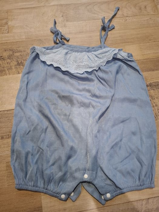 Дрехи за момиче 18-24