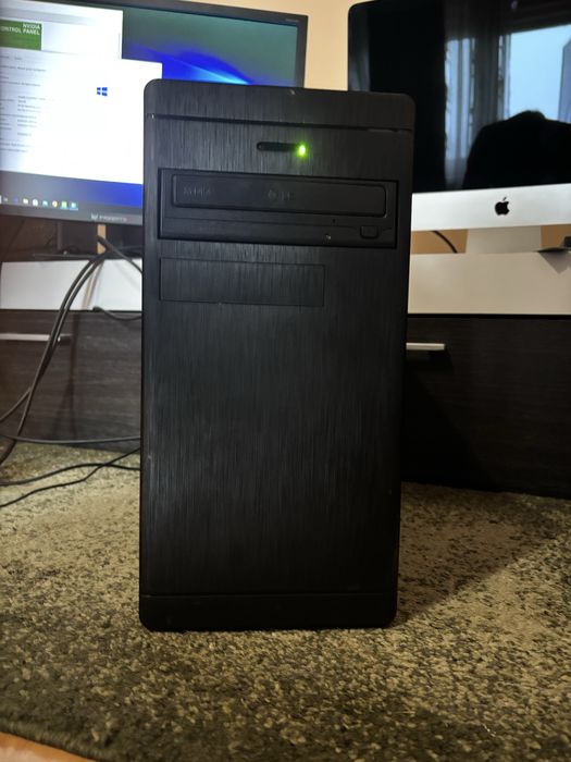 Calculator/pc Gaming• i5-6600K• 16Gb ram DDR4• GTX 1060