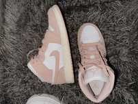Jordan 1 велурени