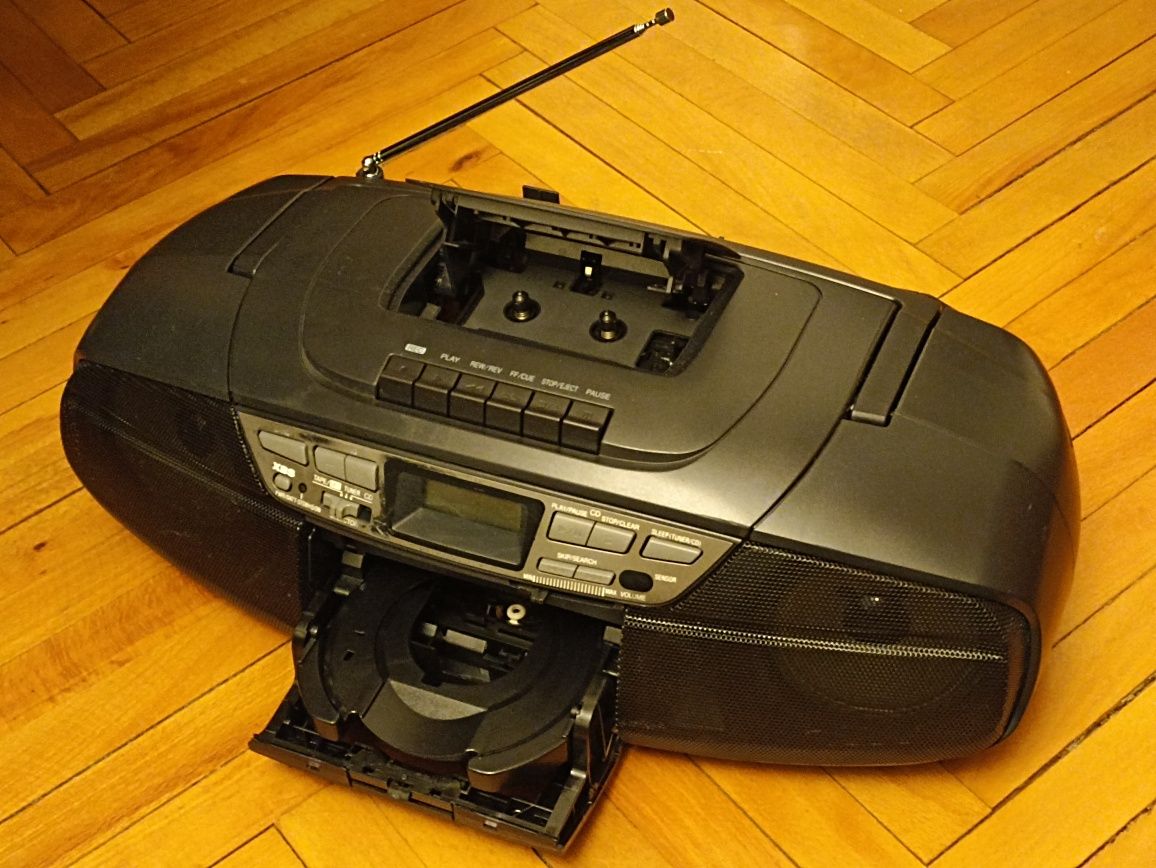 Radio-Cd, Panasonic RX-DS17 (predecesorul lui RX-DS27), stare buna.