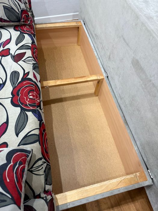 Продается диван в хорошем состоянии