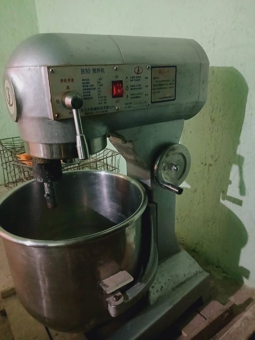 Миксер для тесто и бисквита