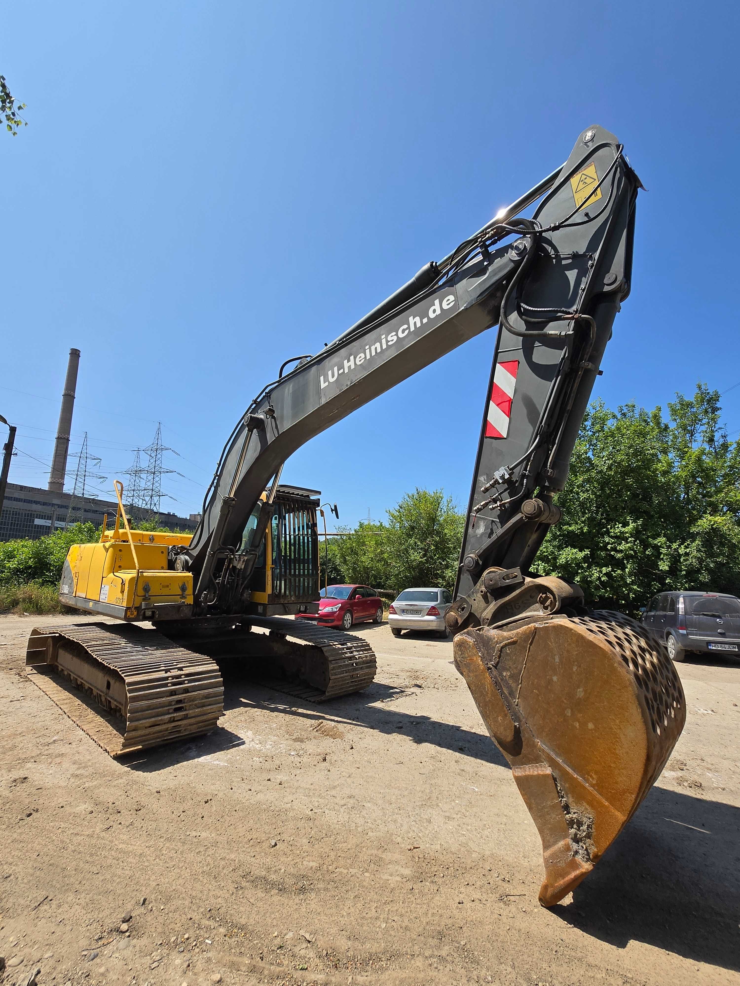 Vand Excavator VOLVO EC 210 BLC an 2006 ore 12500