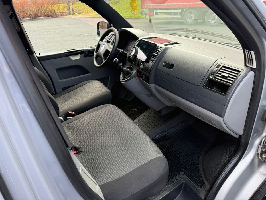 Volkswagen T5 Transporter ~ 2007 ~ Pasul Lung ~ 8+1 Locuri ~ 2.5 TDI