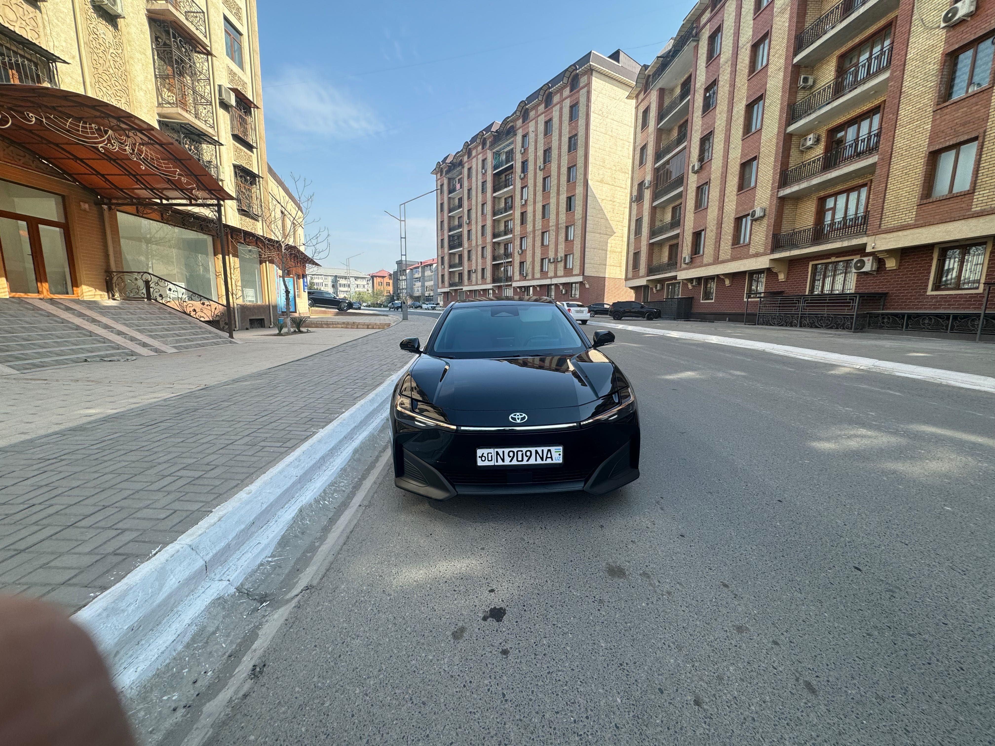 TOYOTA BZ3 сотилади