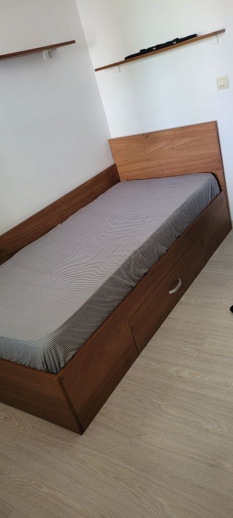 Mobila dormitor cu pat pentru o persoana