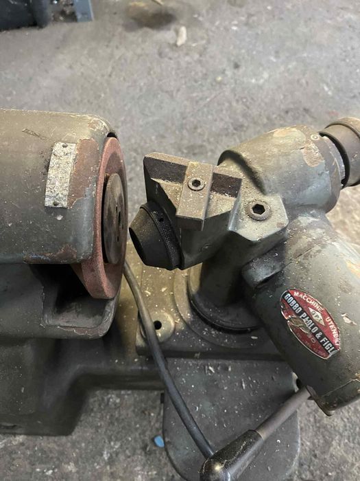 Машина за шлайфане на клапани