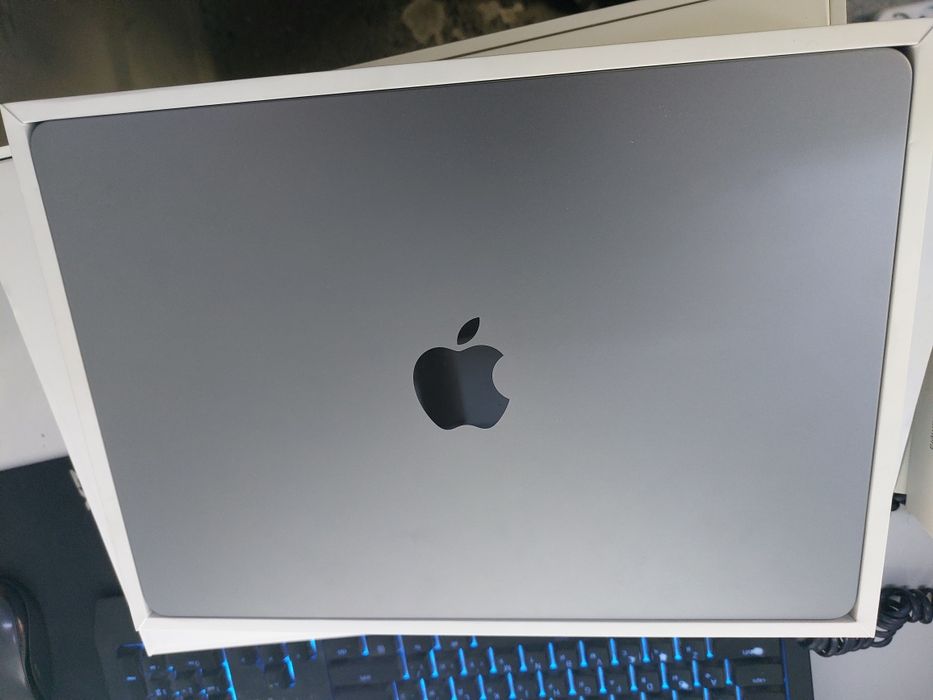 MacBook air m2 2022 года 256гб
