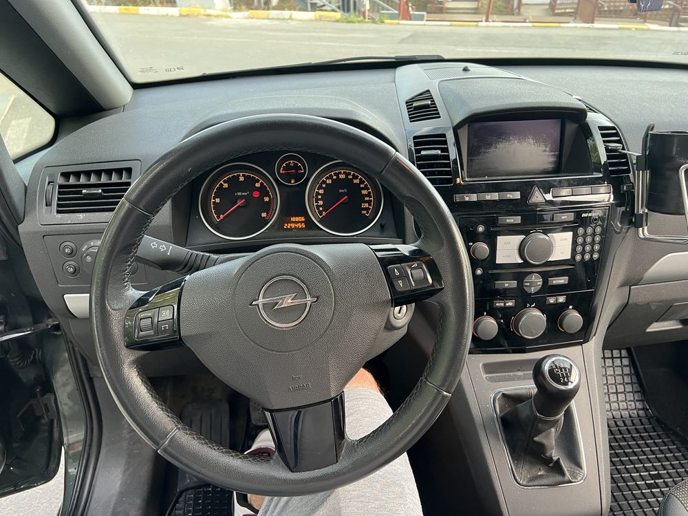 Vand opel zafira 2010 1.7 cdti