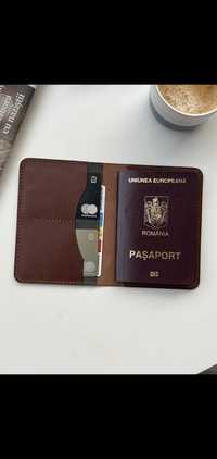Portofel din piele naturala pentru pasaport lucrat manual