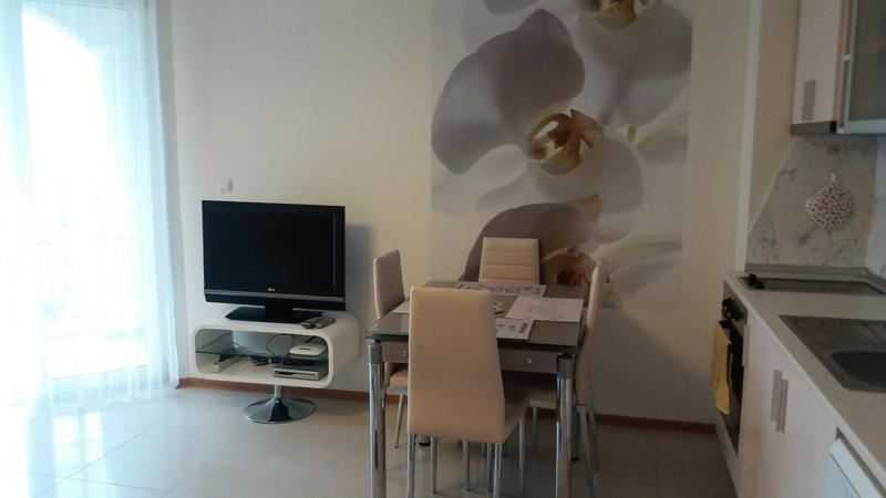 Продава се Двустаен апартамент в София, Дружба 2 - 65 кв.м за 1900 €/кв.м - Снимка #7