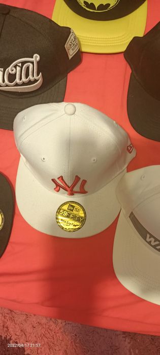 Sapca New Era rosu negru etc noi originale
