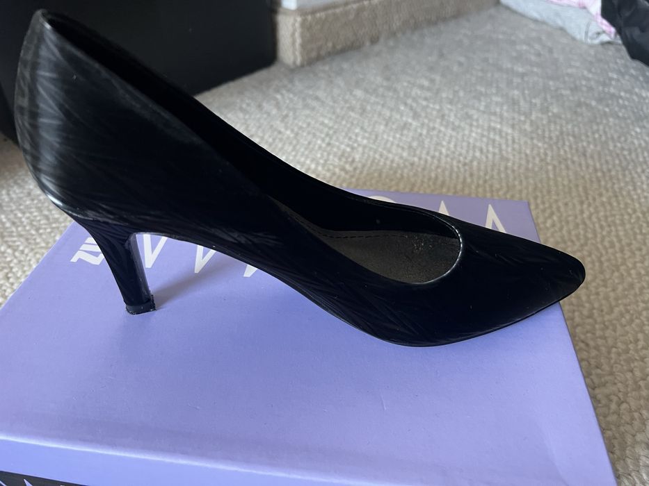 Официални обувки на ток Тенденз