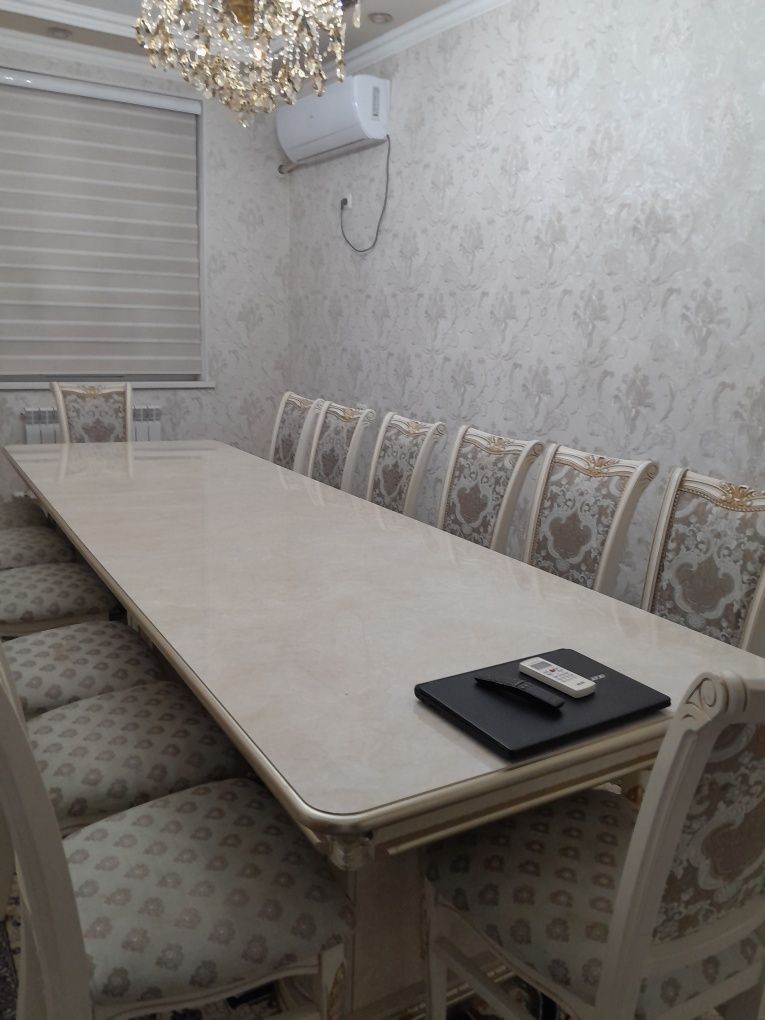 Стол стульчикти 14 штук
