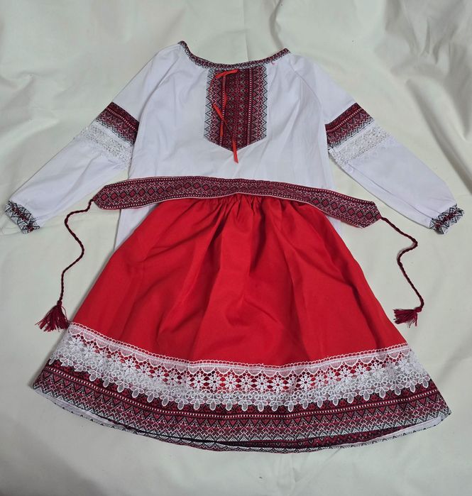 Costume traditionale de fetite