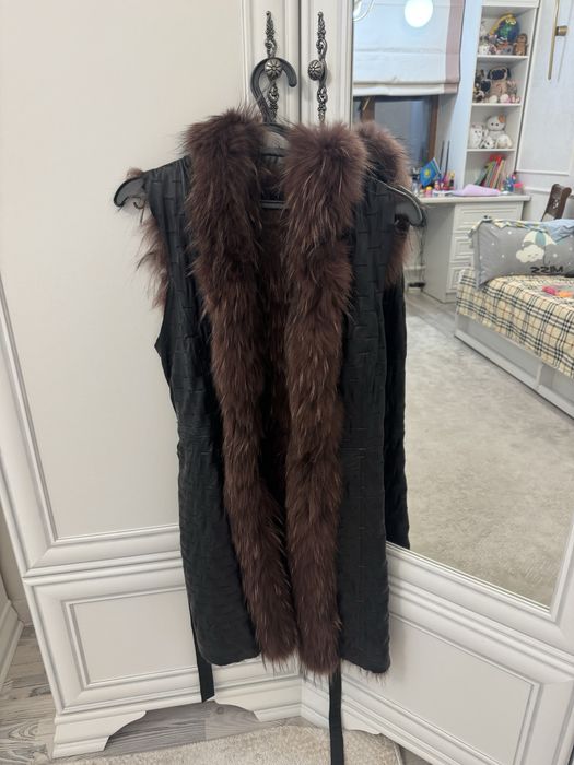 Продам Жилет кожанный примеального качество!