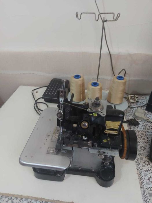 Продам оберловочную производственную  машинку. Цена 20000тг