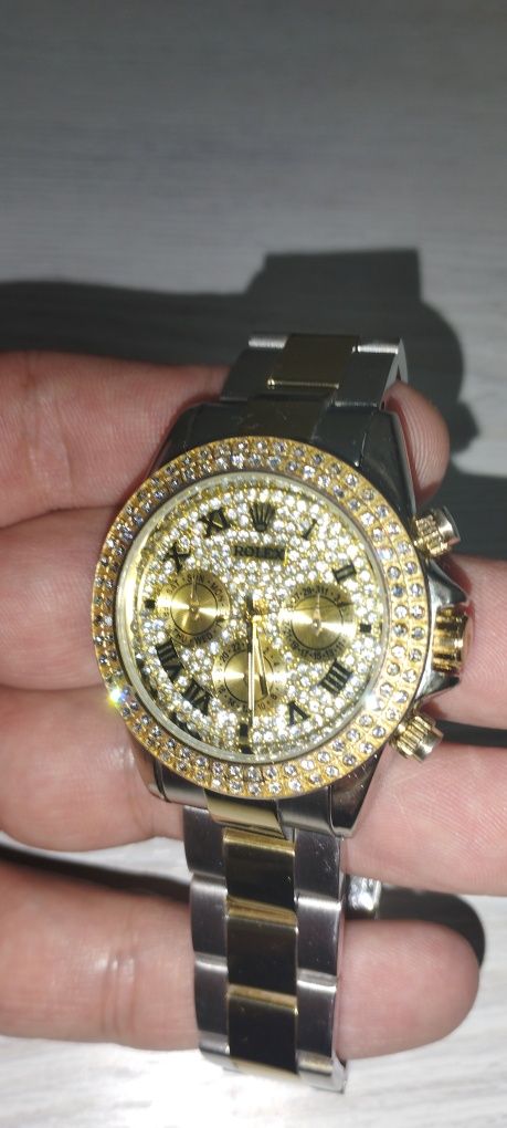 Продам часы Rolex, очень красивые и качественные