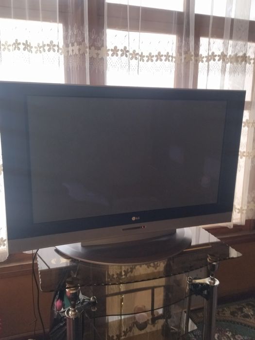 Телевизор LG 42PC3RV