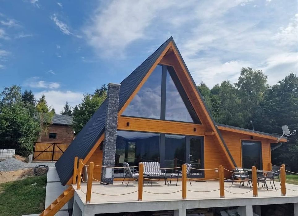 Executam Cabane tip a