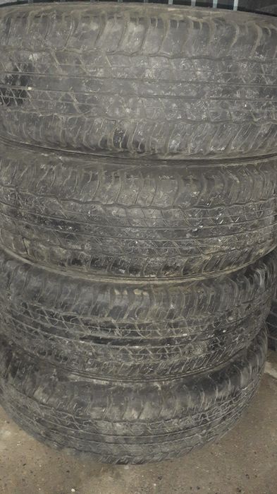 225/70 /17 С. шины летние Данлоп.