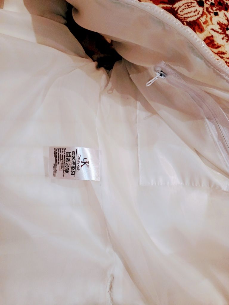 Vesta unisex Calvin klein!!