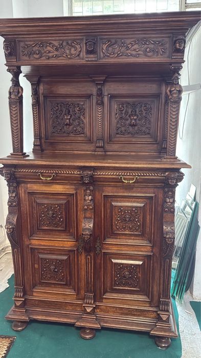 Bufet stil breton din lemn masiv, sculptat manual