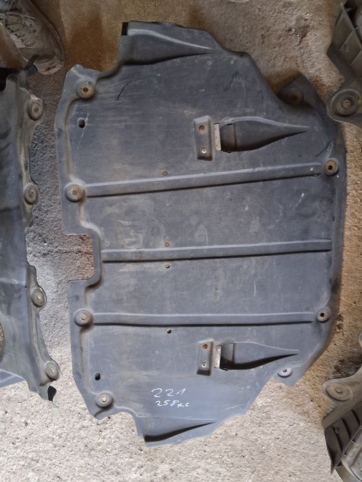 Кори мерцедес S класа w221 кори под двигател мерцедес s class w221