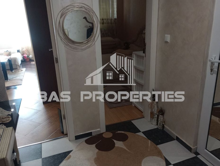 Дава се под наем Двустаен апартамент в София, Център - 65 кв.м за 790.5 € - Снимка #10