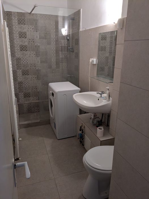 Apartament 1 cam cu centrala, zona Martirilor