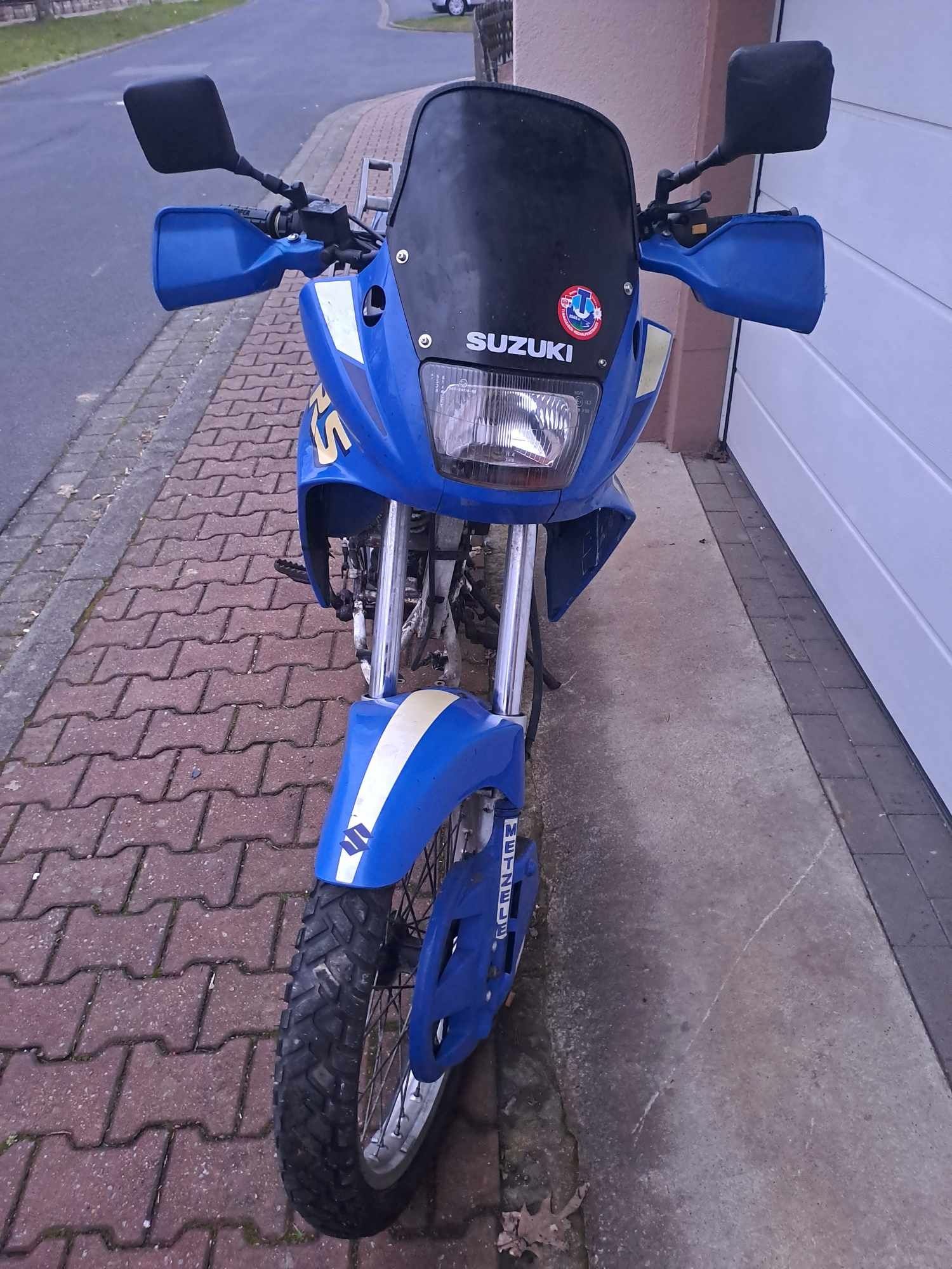 Suzuki DR 650 RS