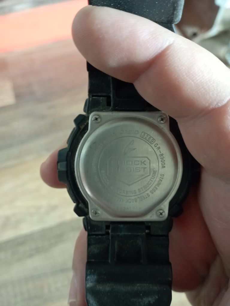 Часовник G shock illuminator