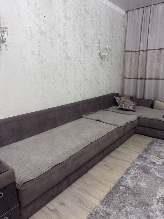 Диван 4м, в хорошем состоянии.