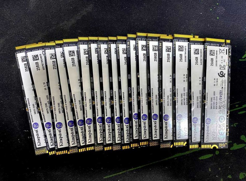 M2 NVMe 256 GB Kingston