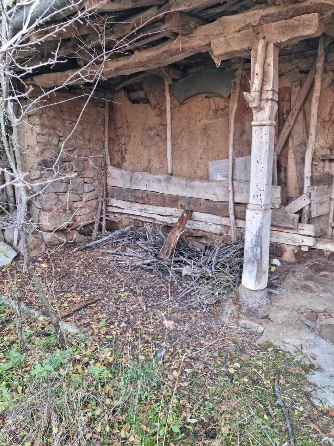 Продава къща в с. Раненци.