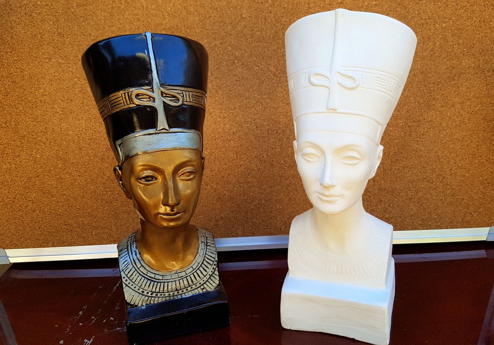 Statuete ipsos- modele egiptene