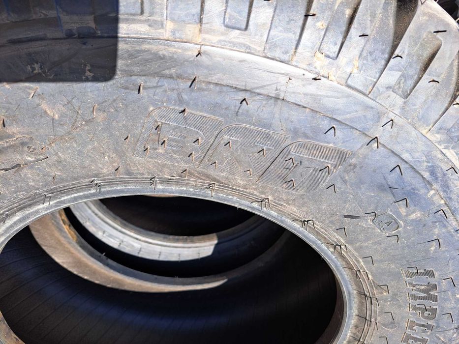 Cauciucuri REMORCA 16.0/70-20 marca BKT cu 16 pliuri anvelope noi