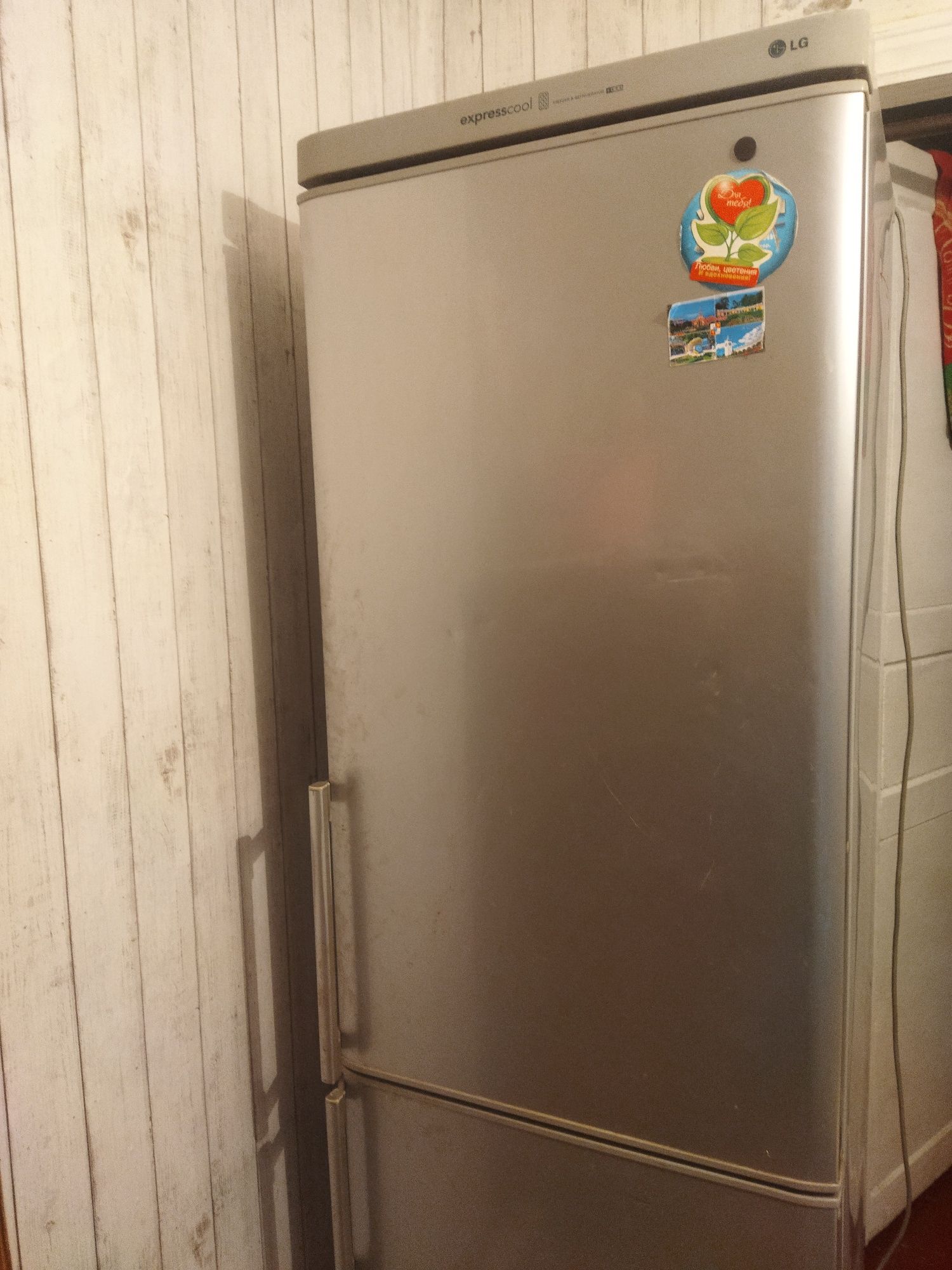 Холодильник LG,серый