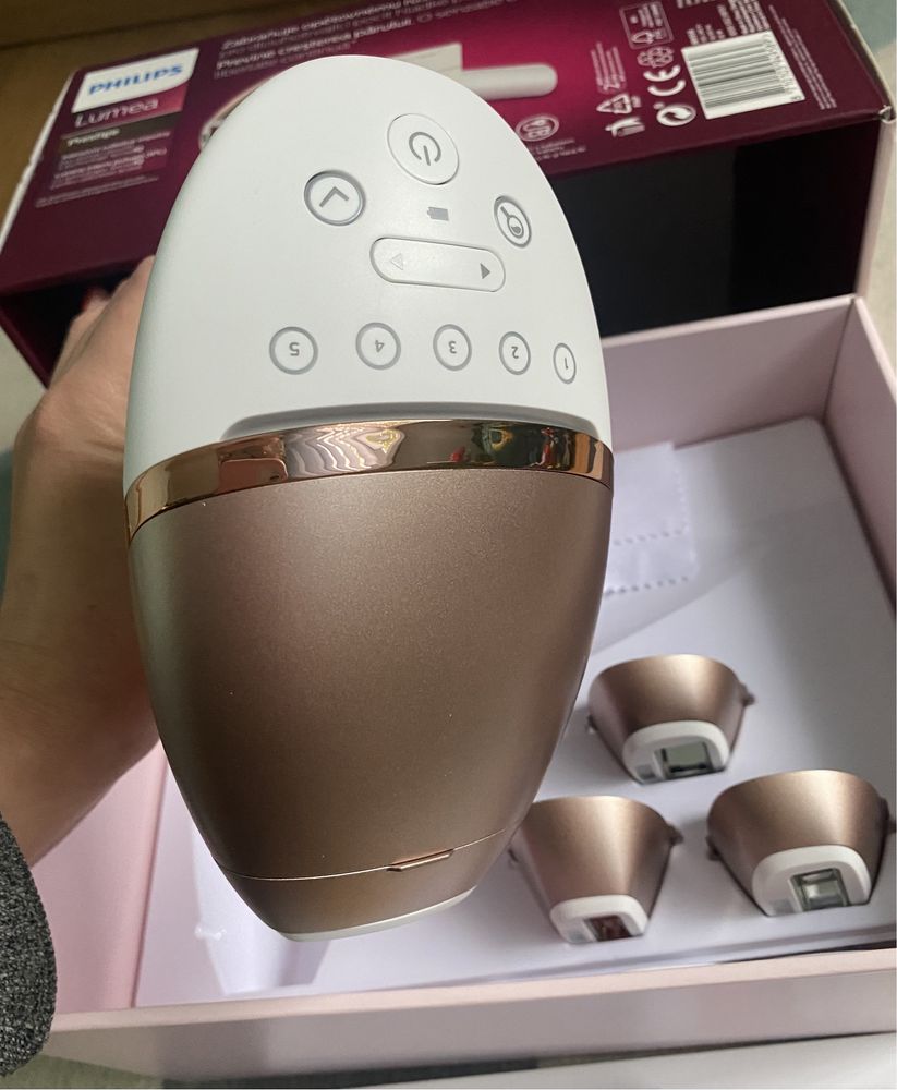 Фотоепилатор Philips Lumea Prestige