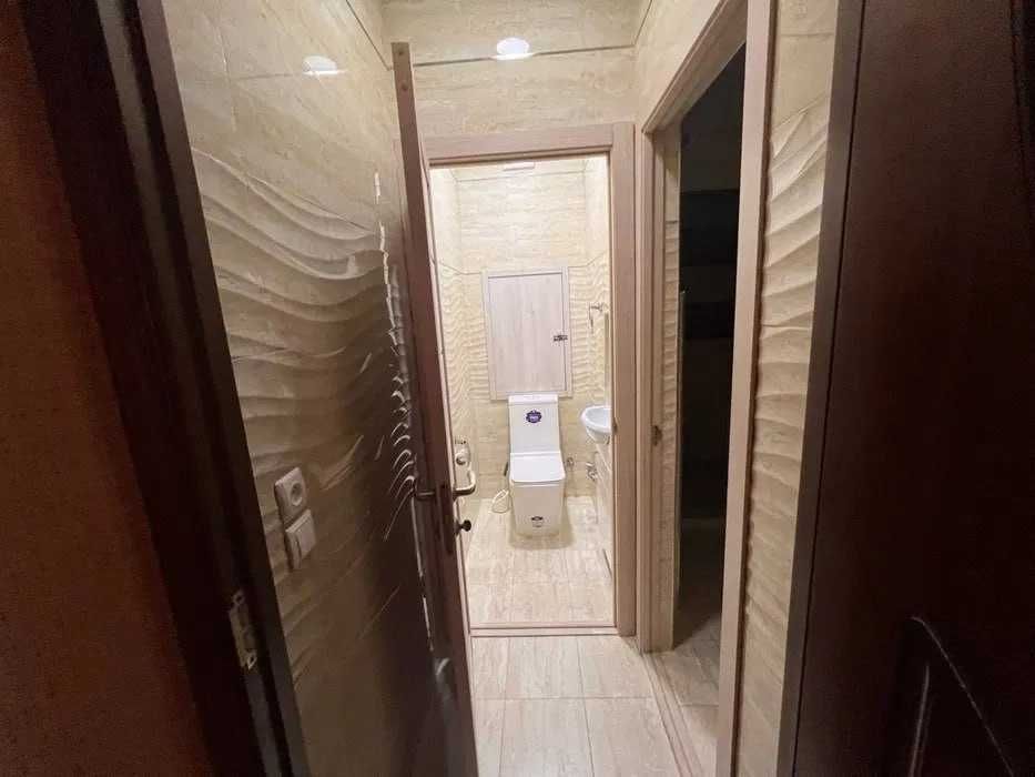 Продаётся 5ти комнатная квартира - Ахмад Югнаки - 105 м2