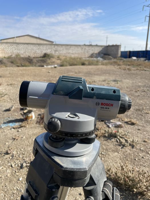 Оптический нивелир Bosch GOL 20 D Professional