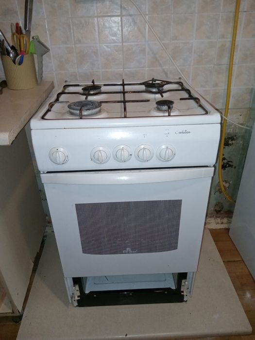 Газовая плита с духовкой