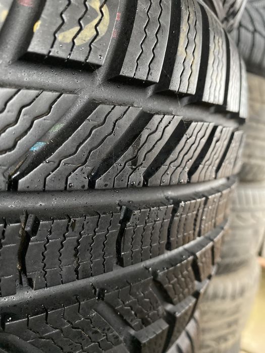 Continental 225/40/18  6,5 mm profil dot 2022