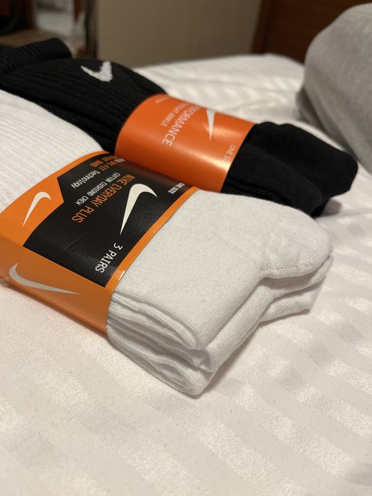 Sosete nike , albe si negre , stoc limitat !!!