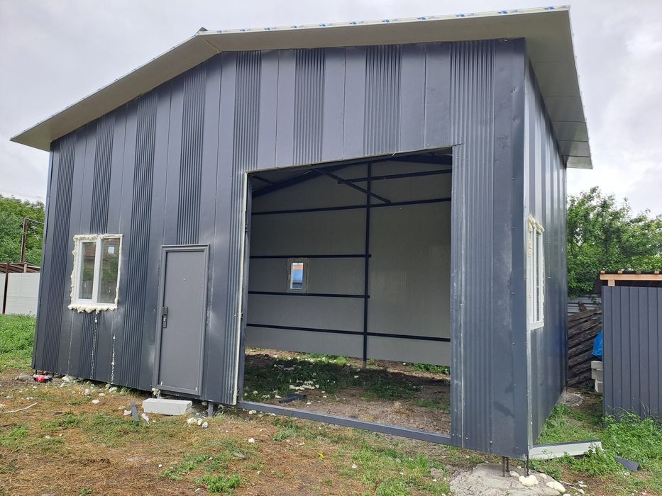 Vand hala metalică Avem pe stoc 
Asiguram transport și montaj Dorim se